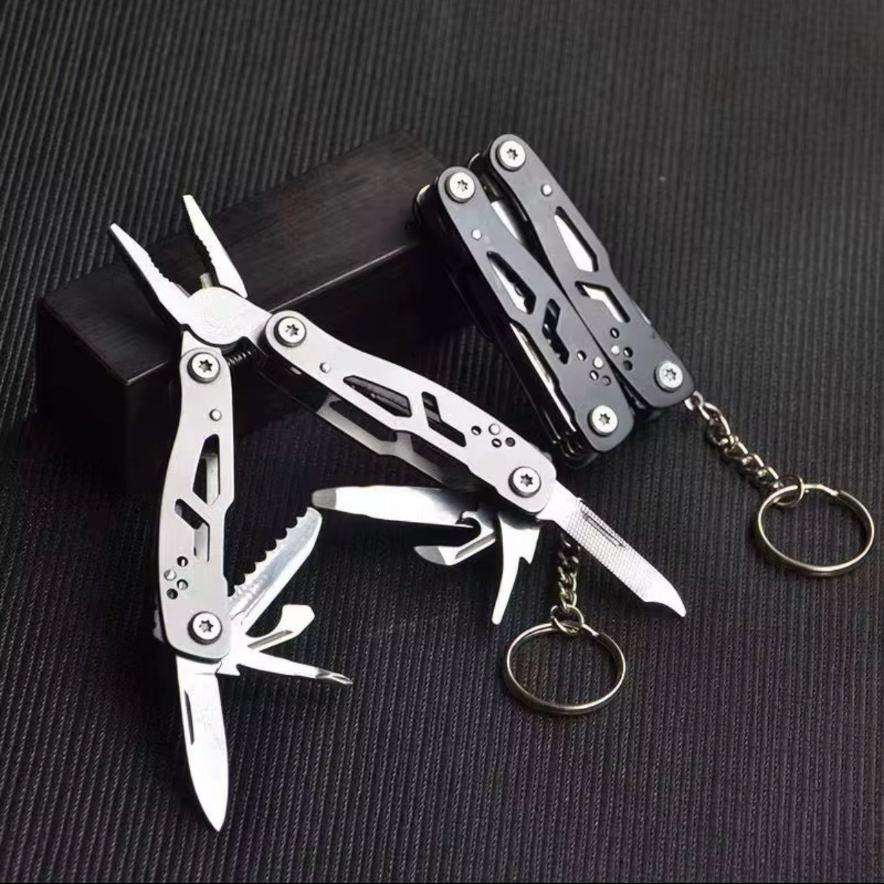 Multitool – Compact outdoor gereedschap met 14 functies
