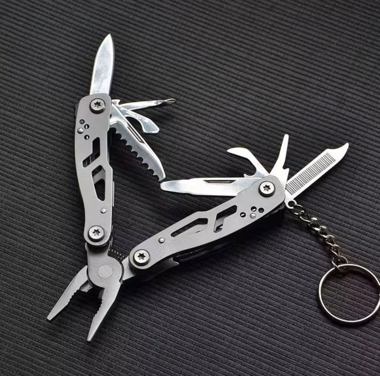 Multitool – Compact outdoor gereedschap met 14 functies